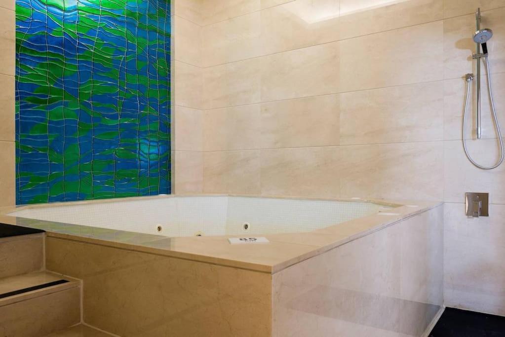 ביירות Versace Tower Luxury Suites - Downtown מראה חיצוני תמונה