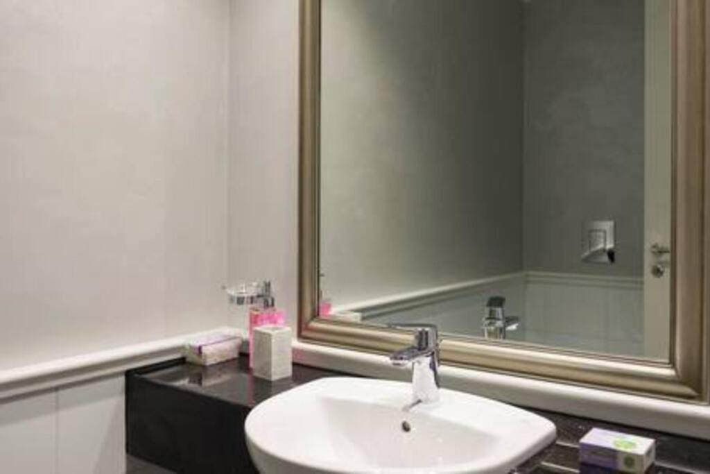 ביירות Versace Tower Luxury Suites - Downtown מראה חיצוני תמונה